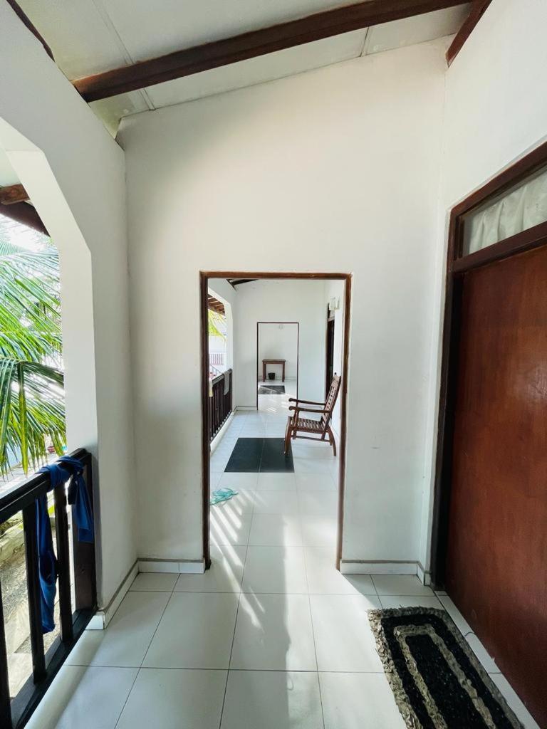Hotel Rainbow Surf Beach à Koggala Extérieur photo