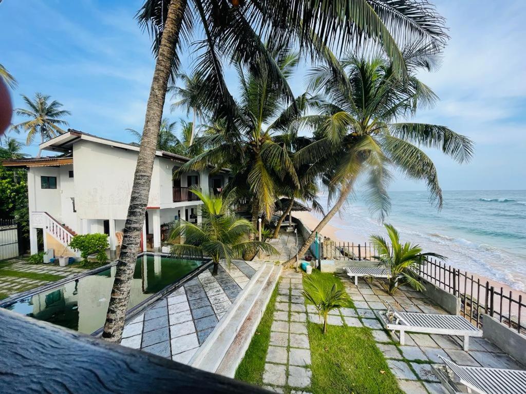 Hotel Rainbow Surf Beach à Koggala Extérieur photo