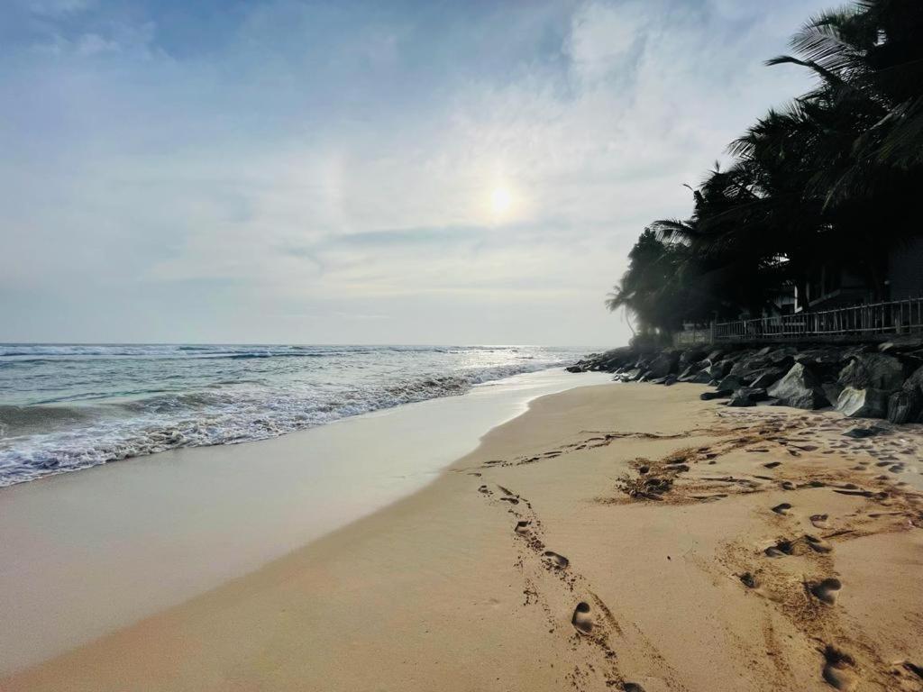 Hotel Rainbow Surf Beach à Koggala Extérieur photo