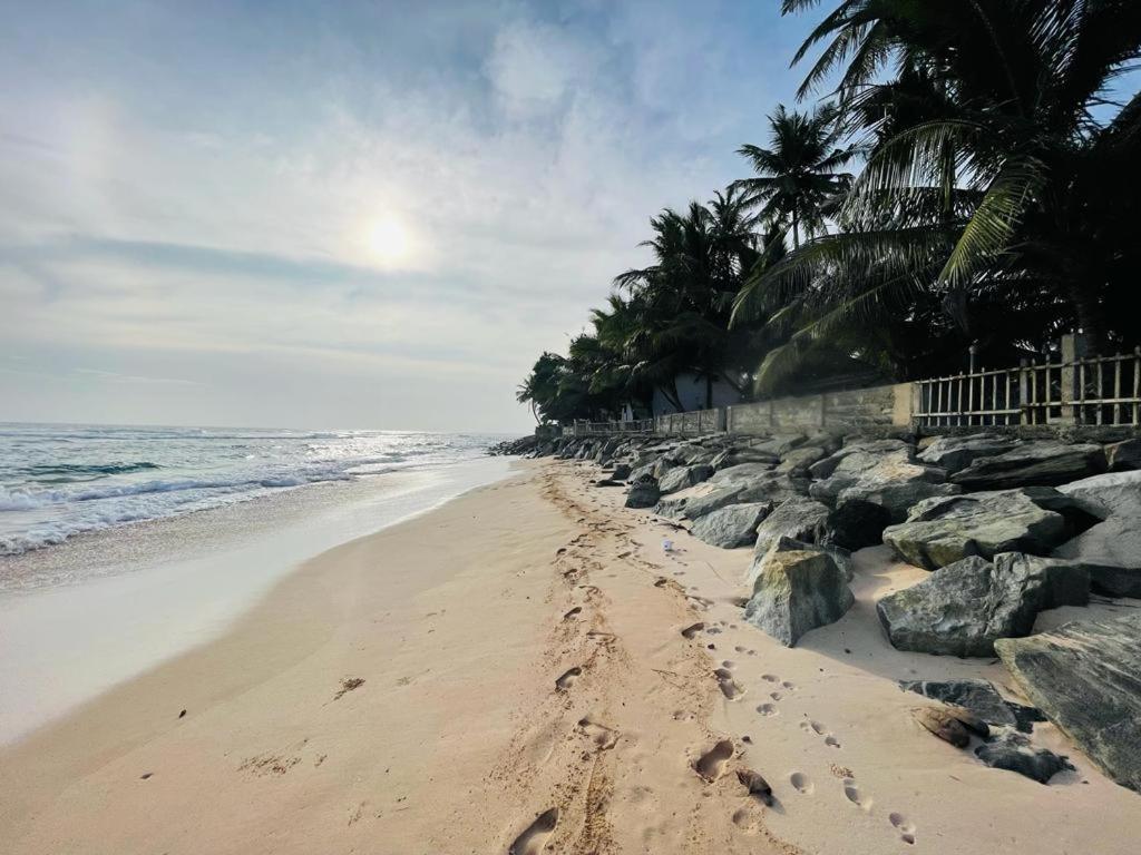 Hotel Rainbow Surf Beach à Koggala Extérieur photo