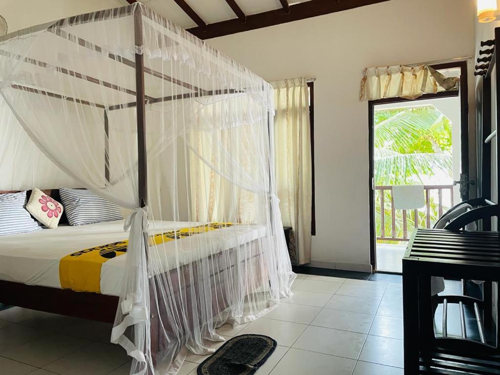 Hotel Rainbow Surf Beach à Koggala Chambre photo