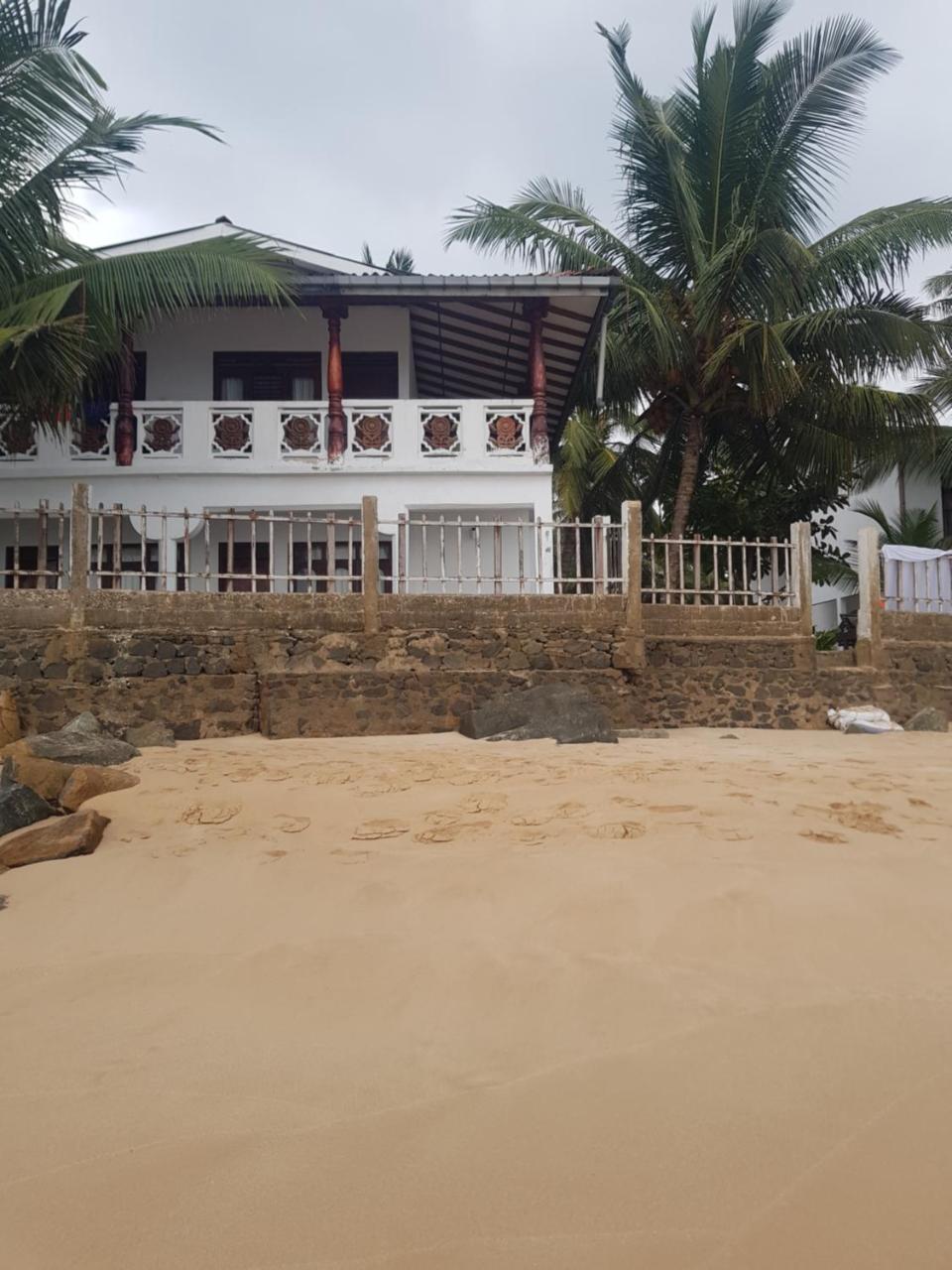 Hotel Rainbow Surf Beach à Koggala Extérieur photo