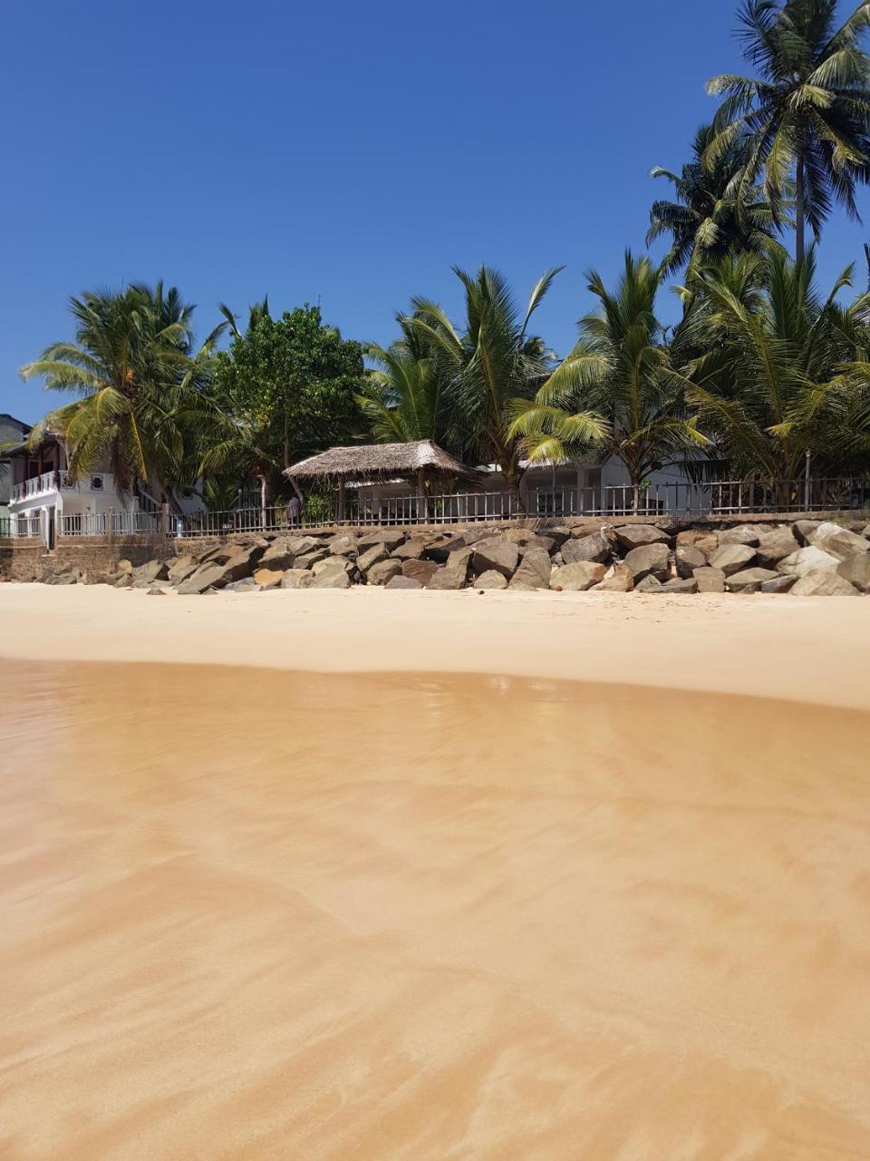 Hotel Rainbow Surf Beach à Koggala Extérieur photo
