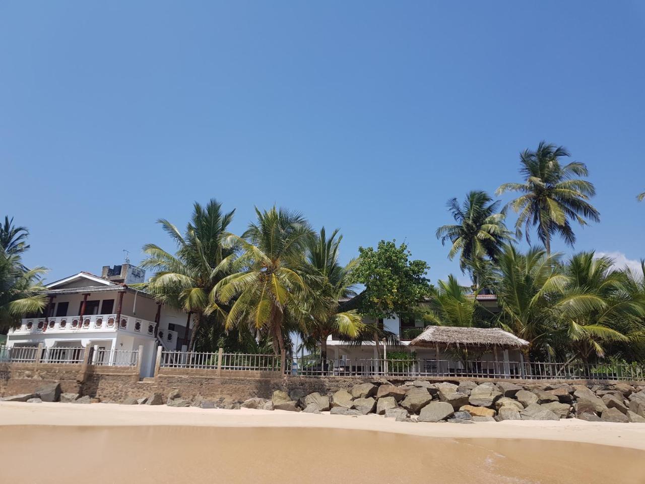 Hotel Rainbow Surf Beach à Koggala Extérieur photo