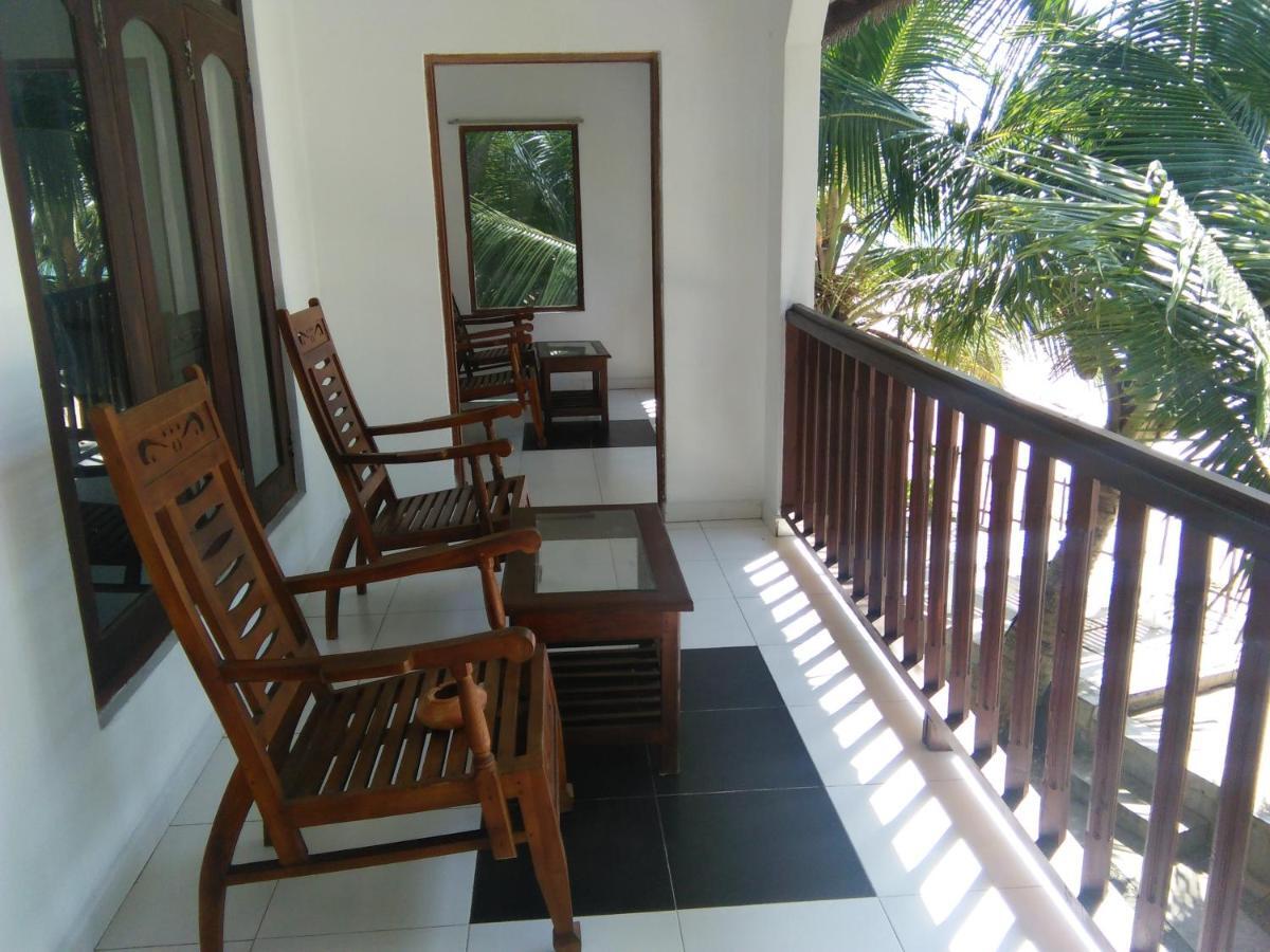 Hotel Rainbow Surf Beach à Koggala Extérieur photo