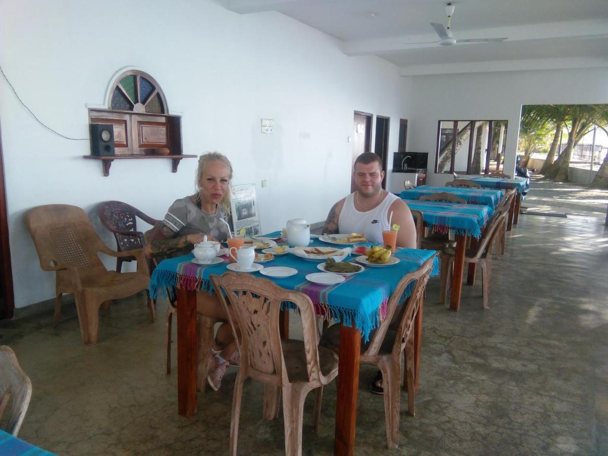 Hotel Rainbow Surf Beach à Koggala Extérieur photo