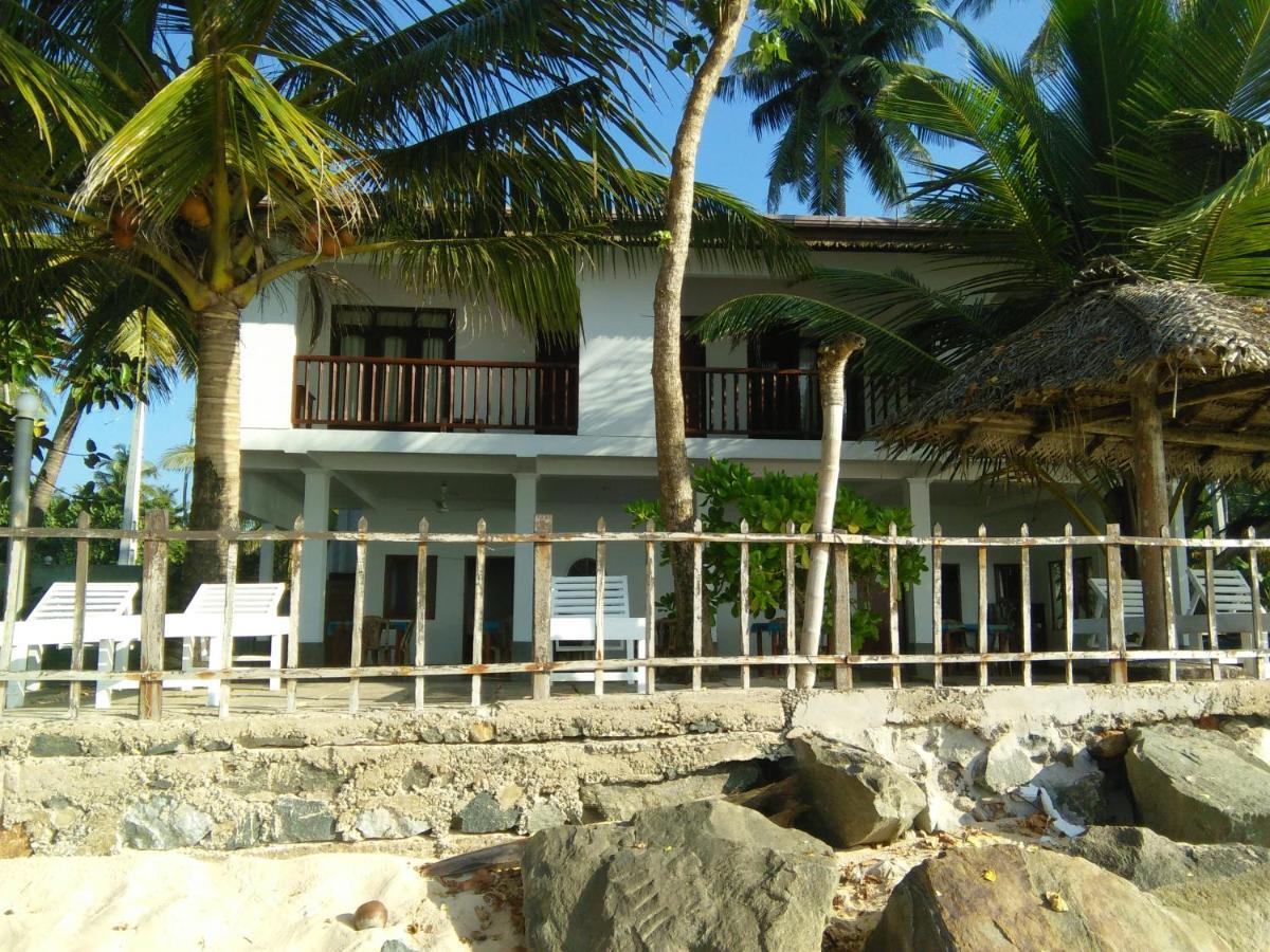 Hotel Rainbow Surf Beach à Koggala Extérieur photo